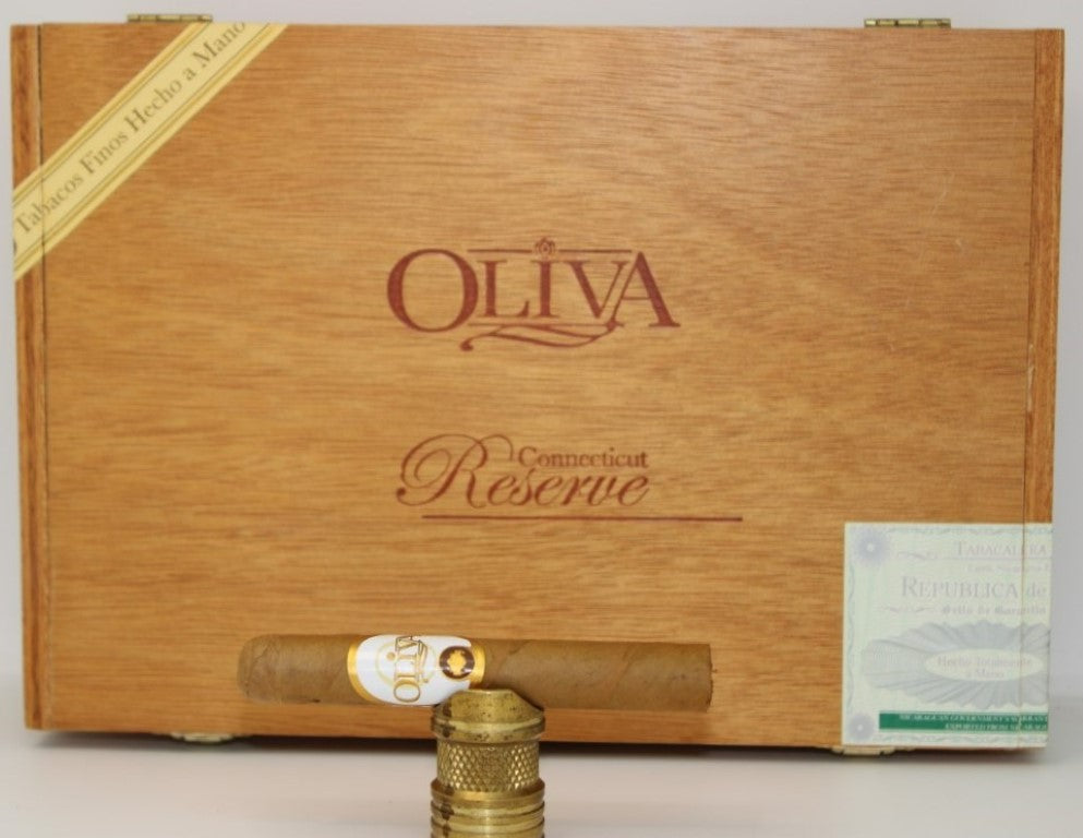 Oliva Reserve Connecticut Petite Corona